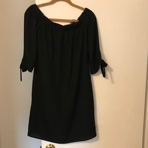 Vince Camuto off the shoulder Dress Size 6